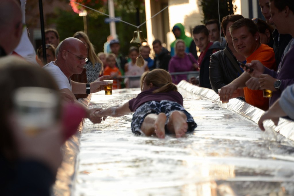 ../Images/Donderdag kermis 381.jpg